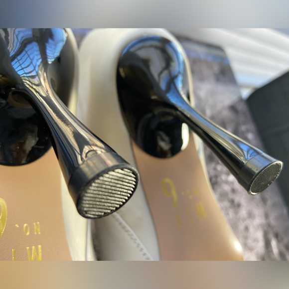 M6 Lexey Bootie Cream and Black flare Heel Never Worn Size 8 1/2M/ 39 - Picture 9 of 16